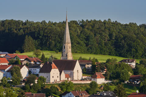 Gemeinde Reut Landkreis Rottal-Inn Taubenbach Ortsansicht (Dirschl Johann) Deutschland PAN